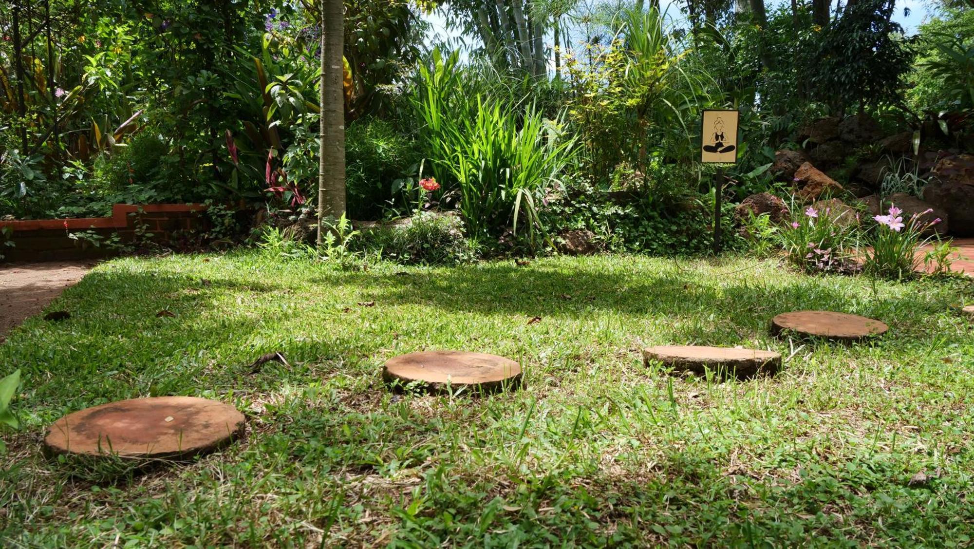 Souimanga-Hotel Antsirabe Exteriör bild