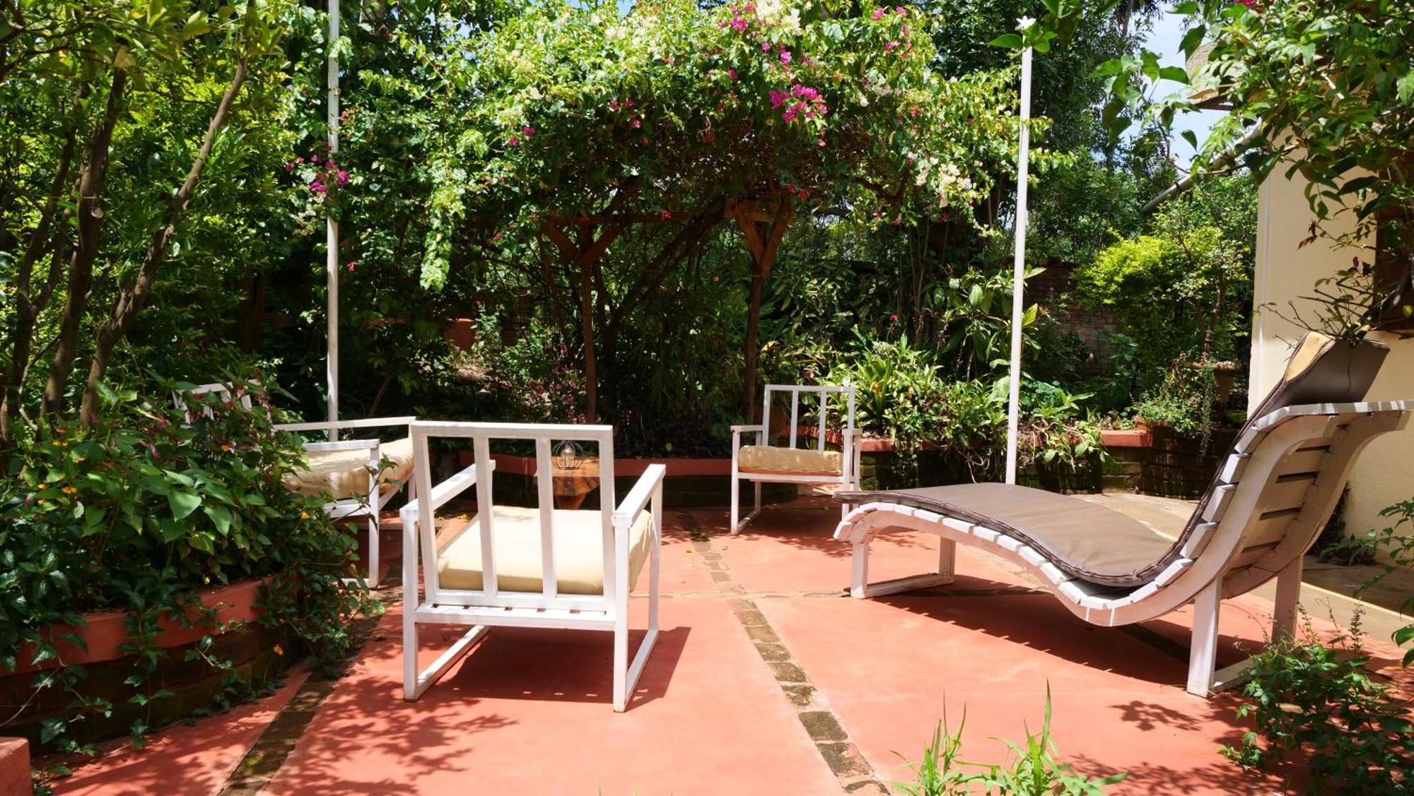 Souimanga-Hotel Antsirabe Exteriör bild